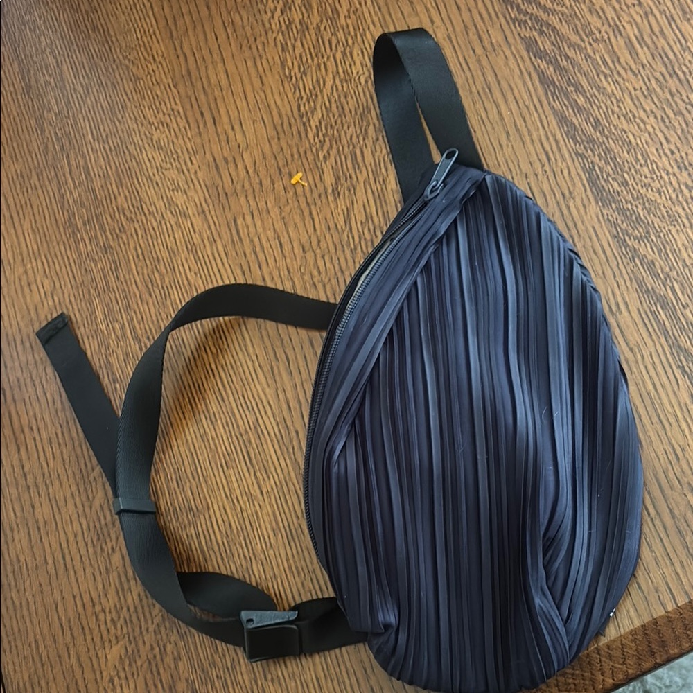 Elegant Black Crossbody Bag